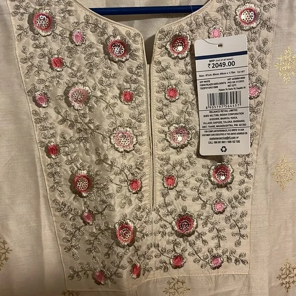 Fusion fancy floral embroidered kurta. NWT - Picture 7 of 8
